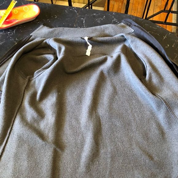 Lululemon It’s Fleecing Cold zip up - Picture 3 of 10